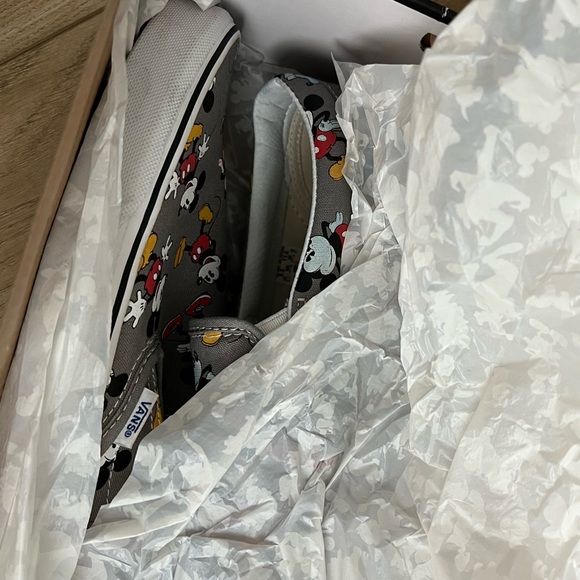 Vans x Disney ✩ Mickey Mouse Frost Grey Classic Slip On Shoes - Picture 10 of 11